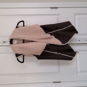 Knox Rose Faux fur vest size S